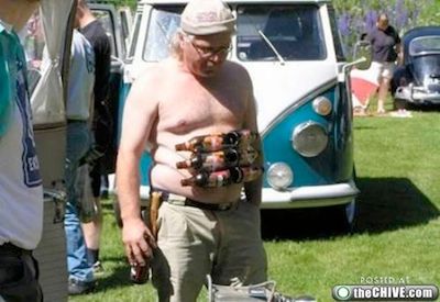 Funny-Beer-Photos-Check-Out-My-Six-Pack_