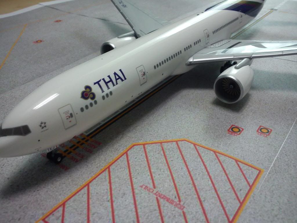 ThaiB777-300ERairporttarmac_zpsc70e2588.jpg