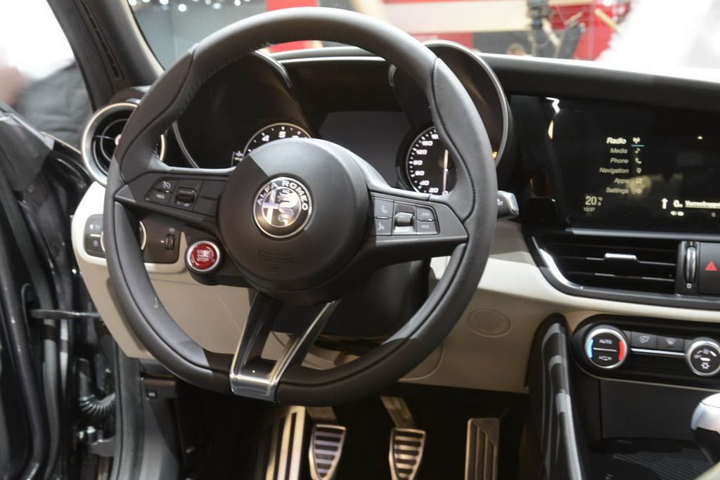 ALFA-ROMEO-GIULIA-IAA-27_zpsuregrxpg.jpg