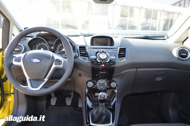 nuova-ford-fiesta-2013-interni_zpsc91c85d9.jpg